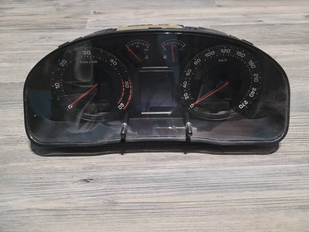 SKODA SUPERB I 1.9TDI BUDIKY