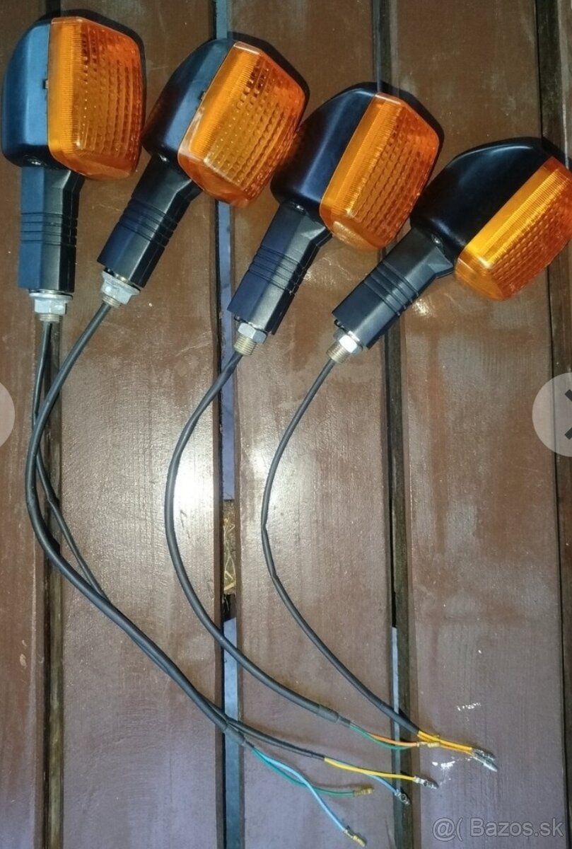 Smerové svetlá CEV