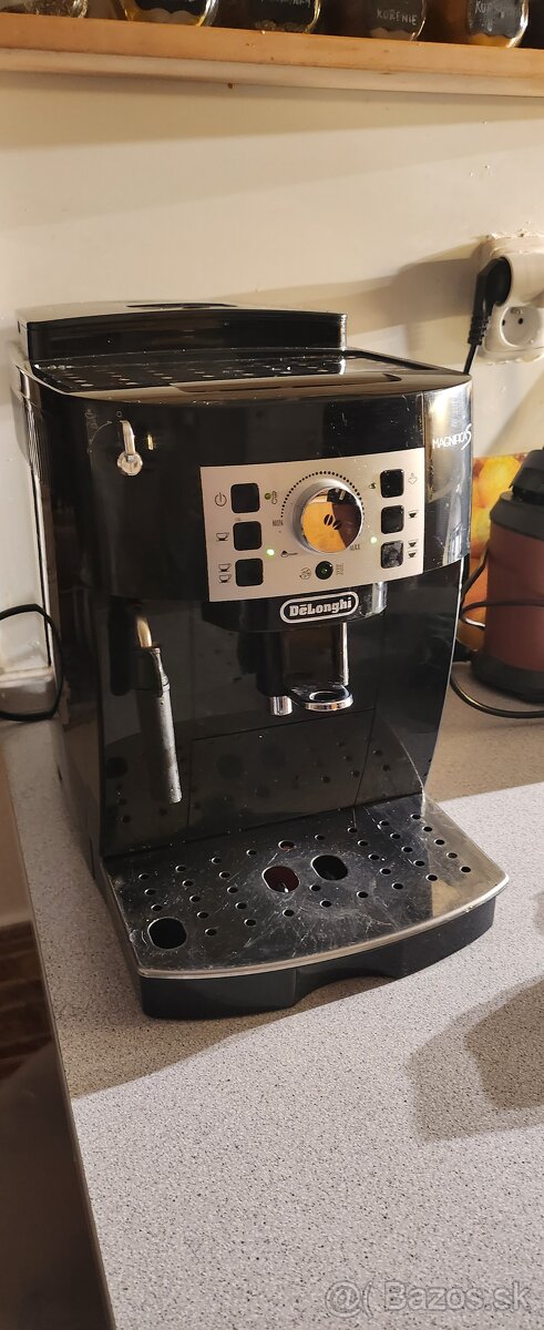 Kávovar Delonghi Magnifica S