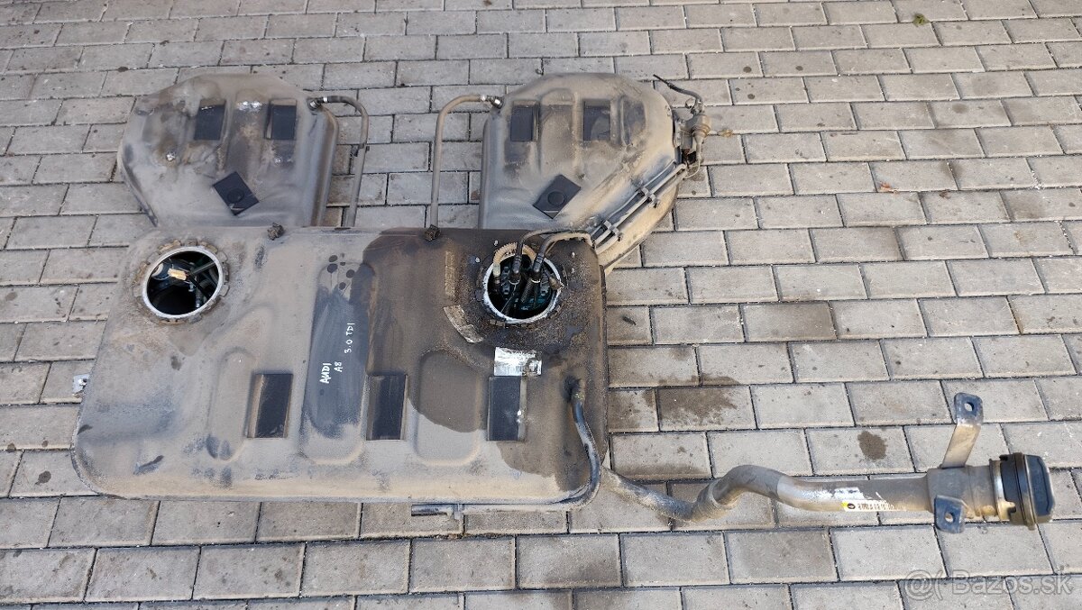 Nádrž Audi A8 D3 3.0 tdi
