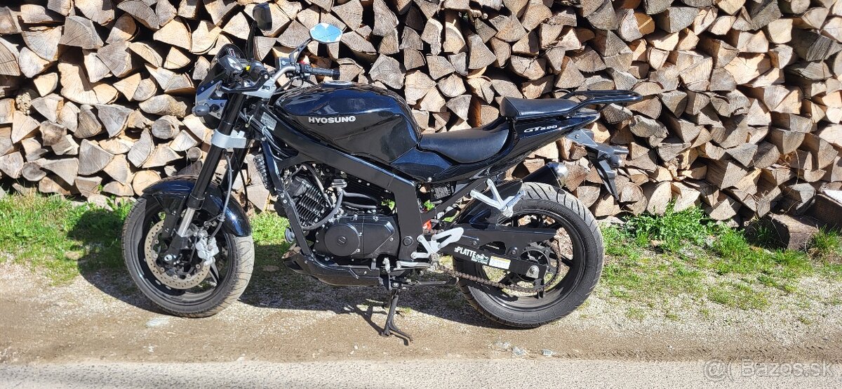 Hyosung GT 250