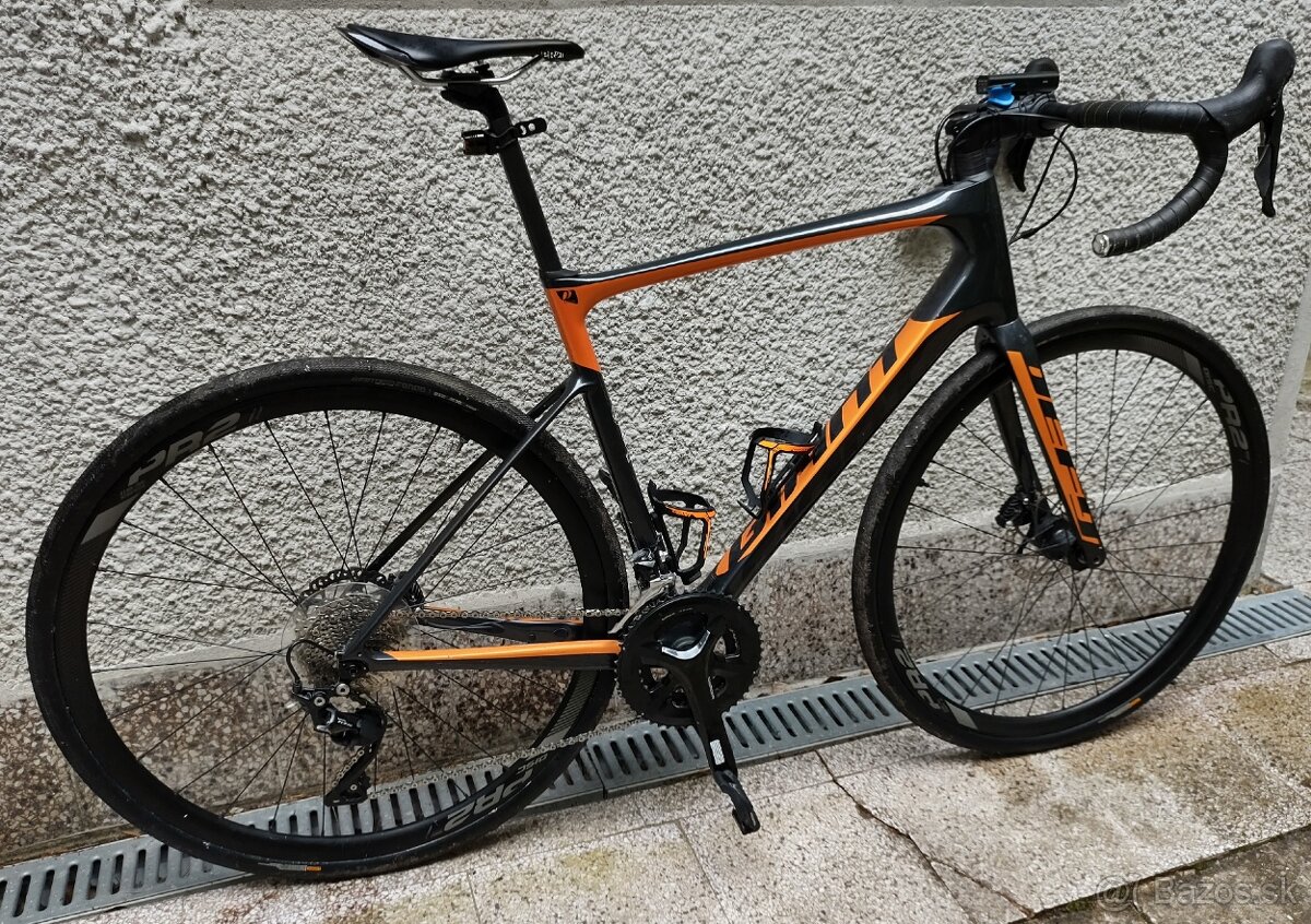 Cestny karbonovy bicykel Giant Defy Advanced 2