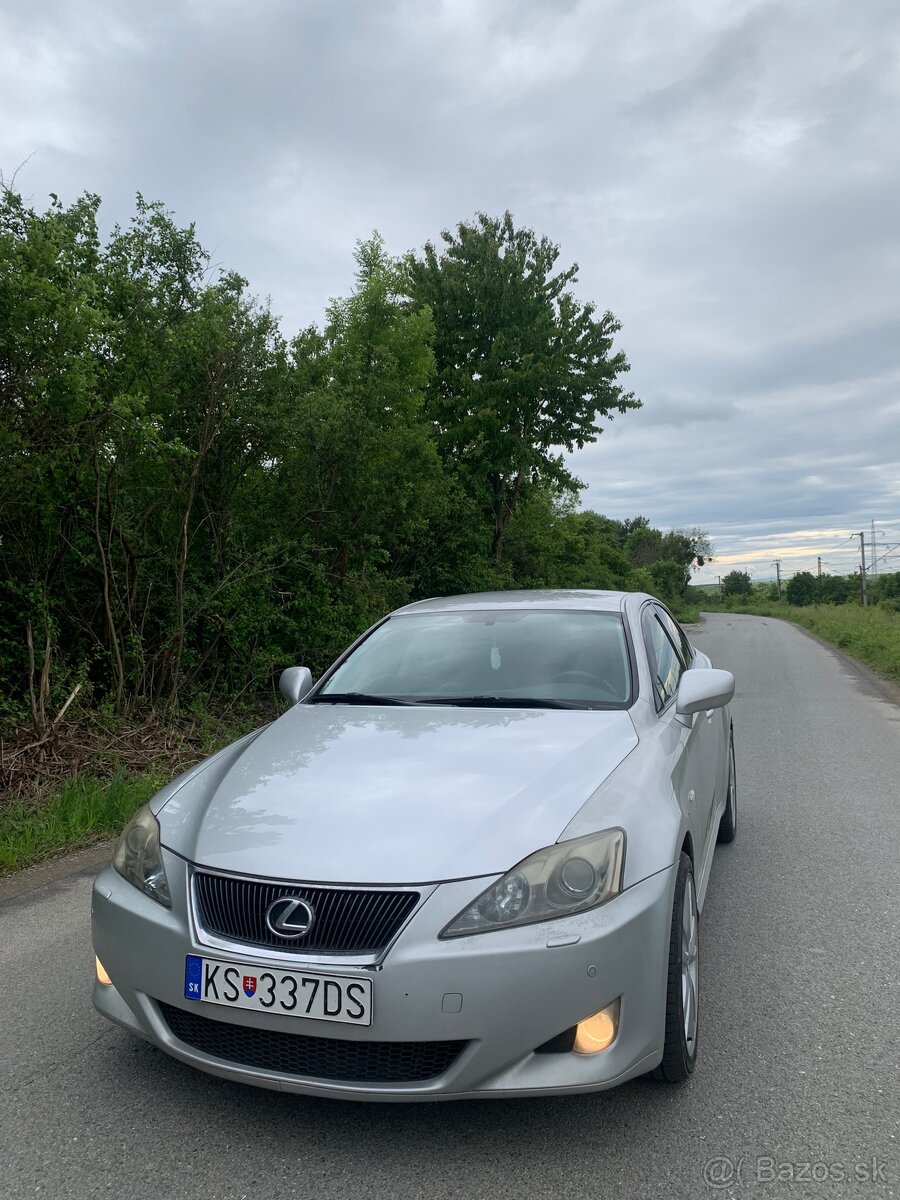 Predám LEXUS IS220d 2.2 130kw