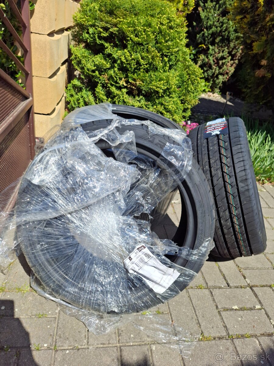 225/40 R18 letné pneumatiky ÚPLNÉ NOVÉ