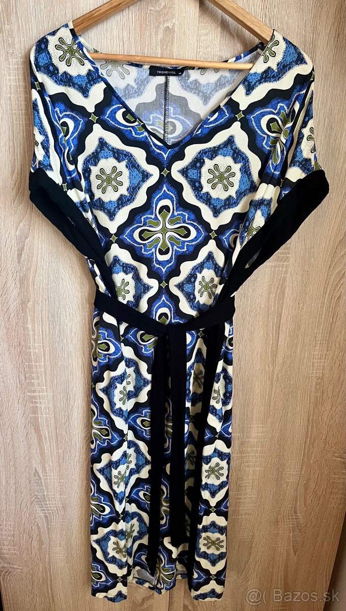 vzorovaný kaftan Trendyol