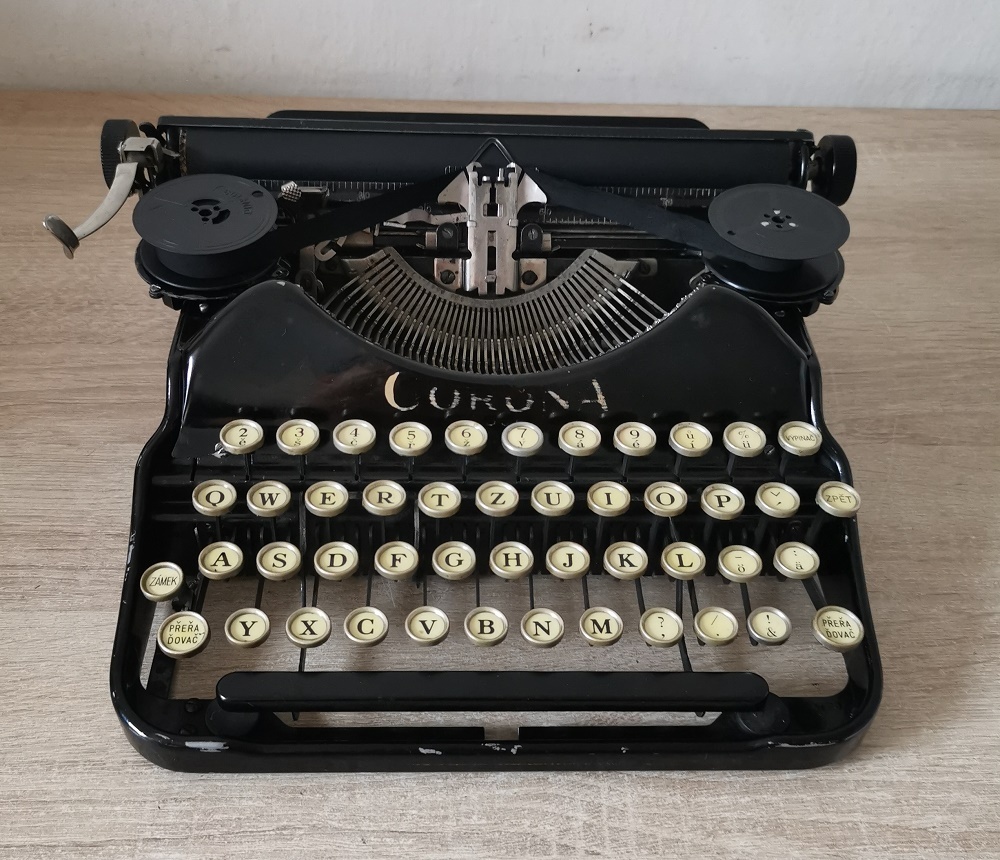 Starožitný písací stroj Corona 4 z roku 1924