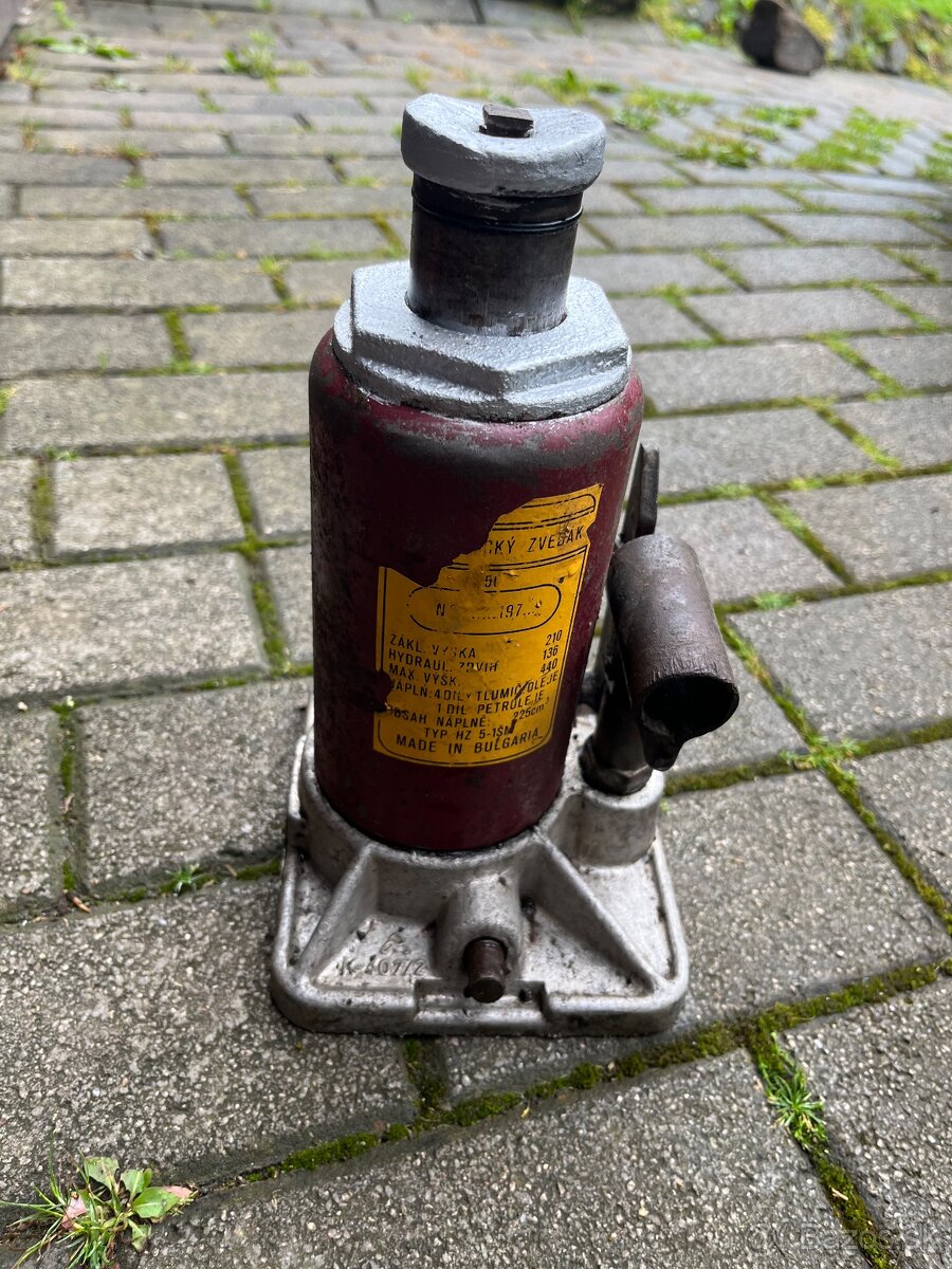 Hydraulický zdvihák 5T