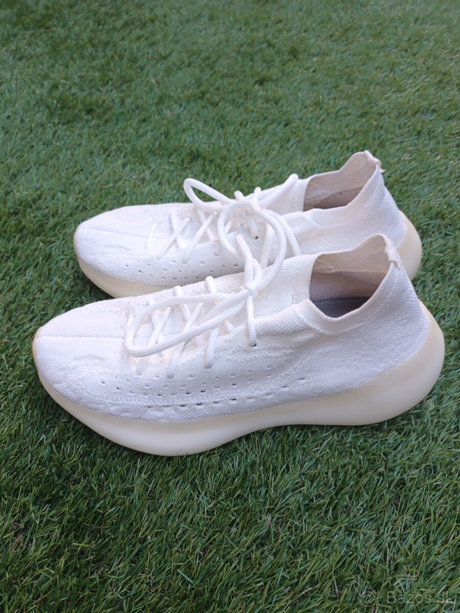 Biele tenisky typu Adidas Yeezy Boost