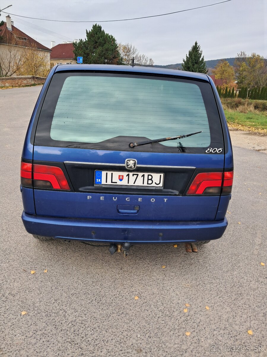 Peugeot 806