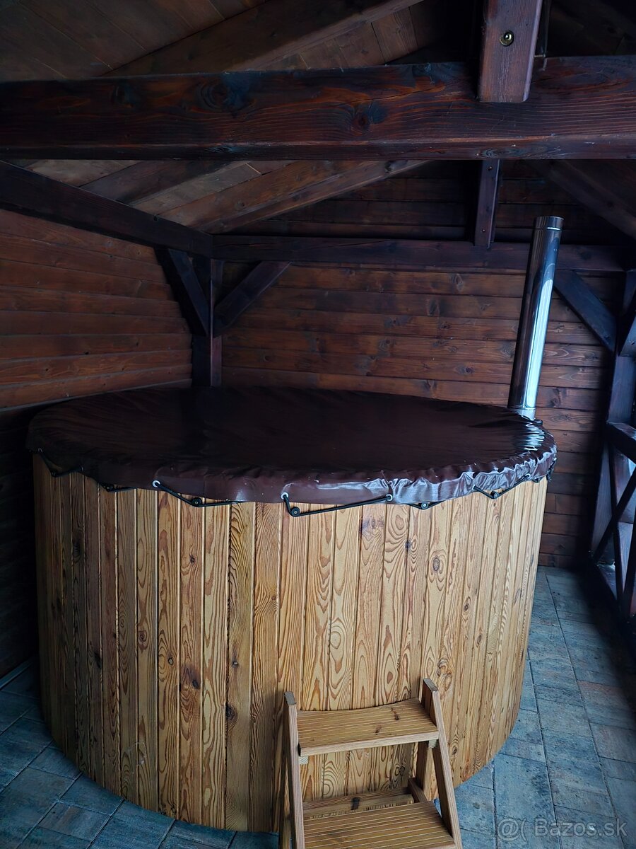 Drevená kúpacia kaďa / vírivka 220 cm na drevo - ZLAVA