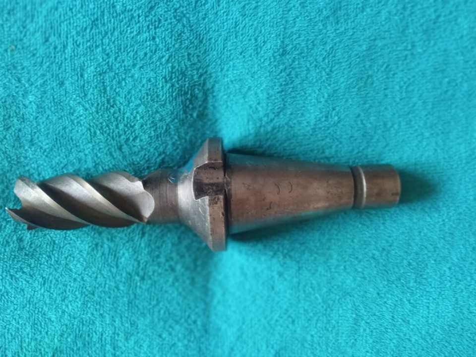 Frézy,vyvrtávacie tyče,sústružnícke nože,plátky