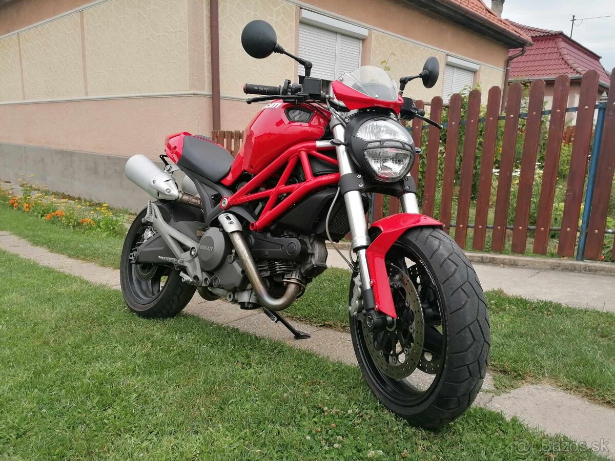 Ducati Monster 696+