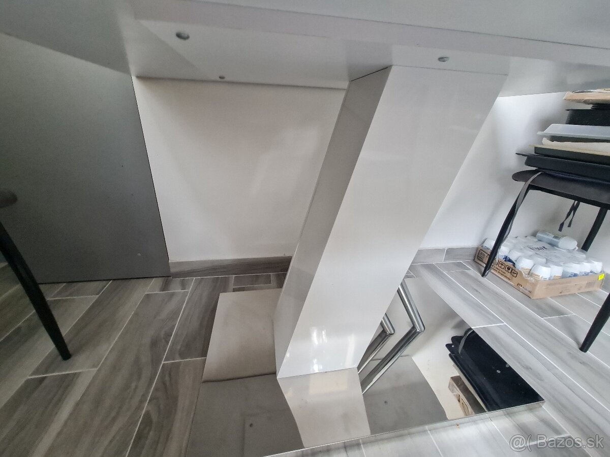 Kuchynský stôl 120x80