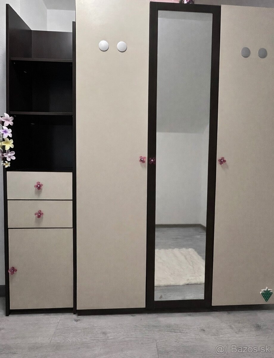 Študentský nábytok