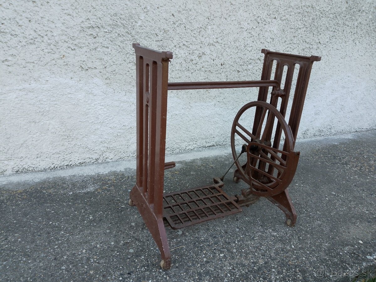 Rám šijacieho stroja