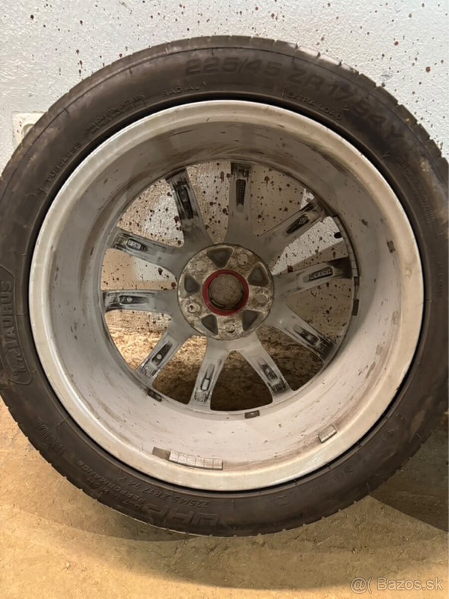 225/45 r17