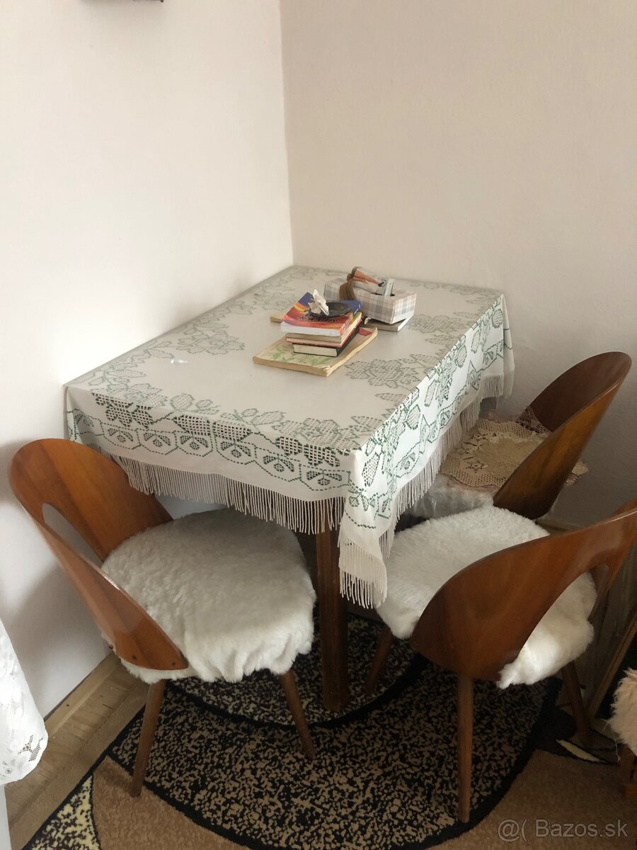 Starožitny nabytok