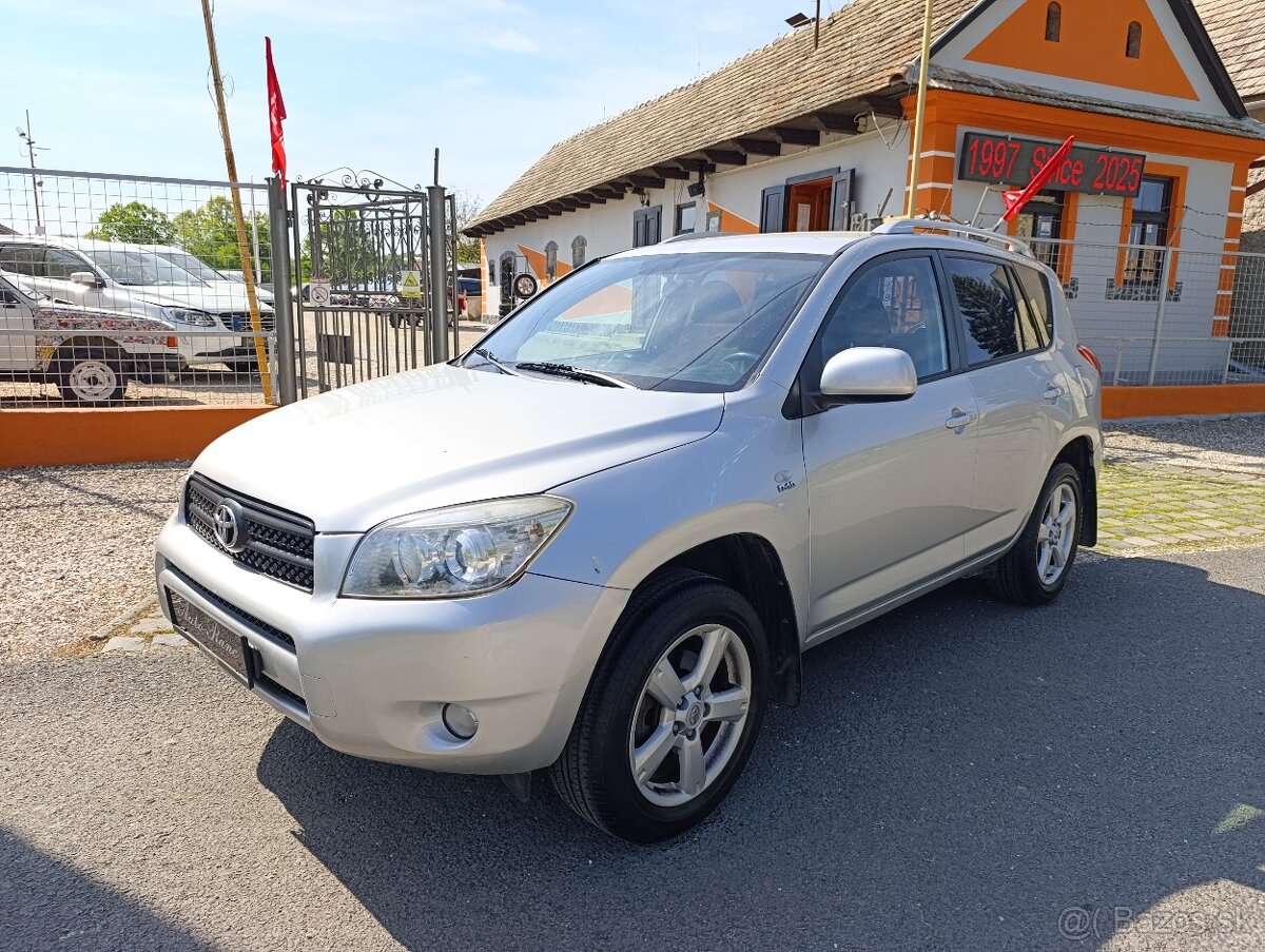 Toyota RAV4 2.2D 4WD 100kW/136PS, 4×4, M6
