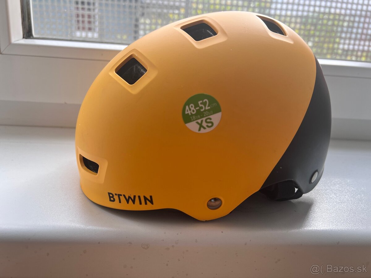 Detská prilba B’TWIN – veľkosť XS (48–52 cm), ako nová.