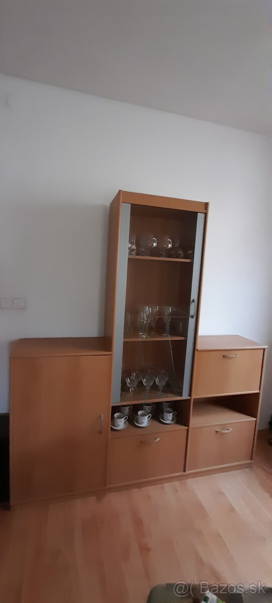 Nábytok do predsiene/študentskej izby/obyvačky