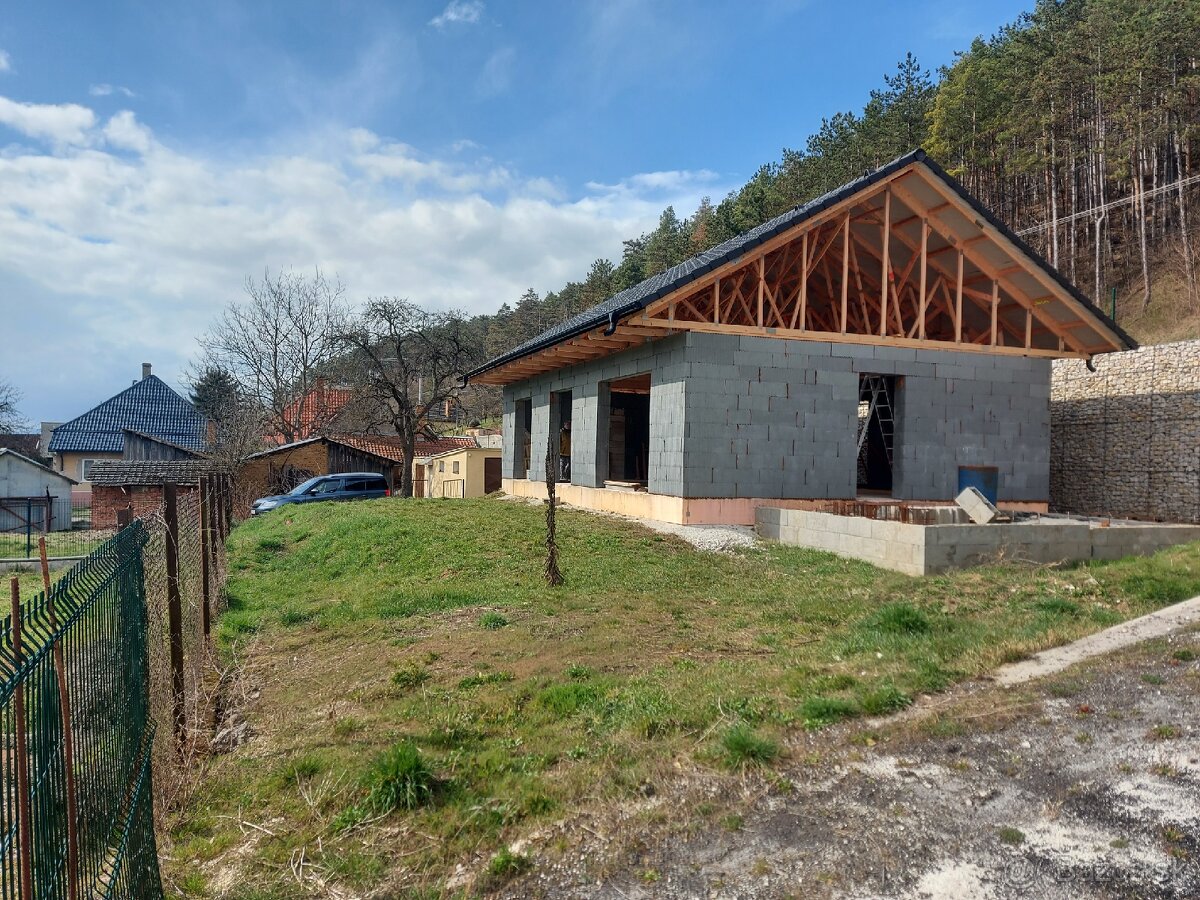 Bungalov v Hrádku