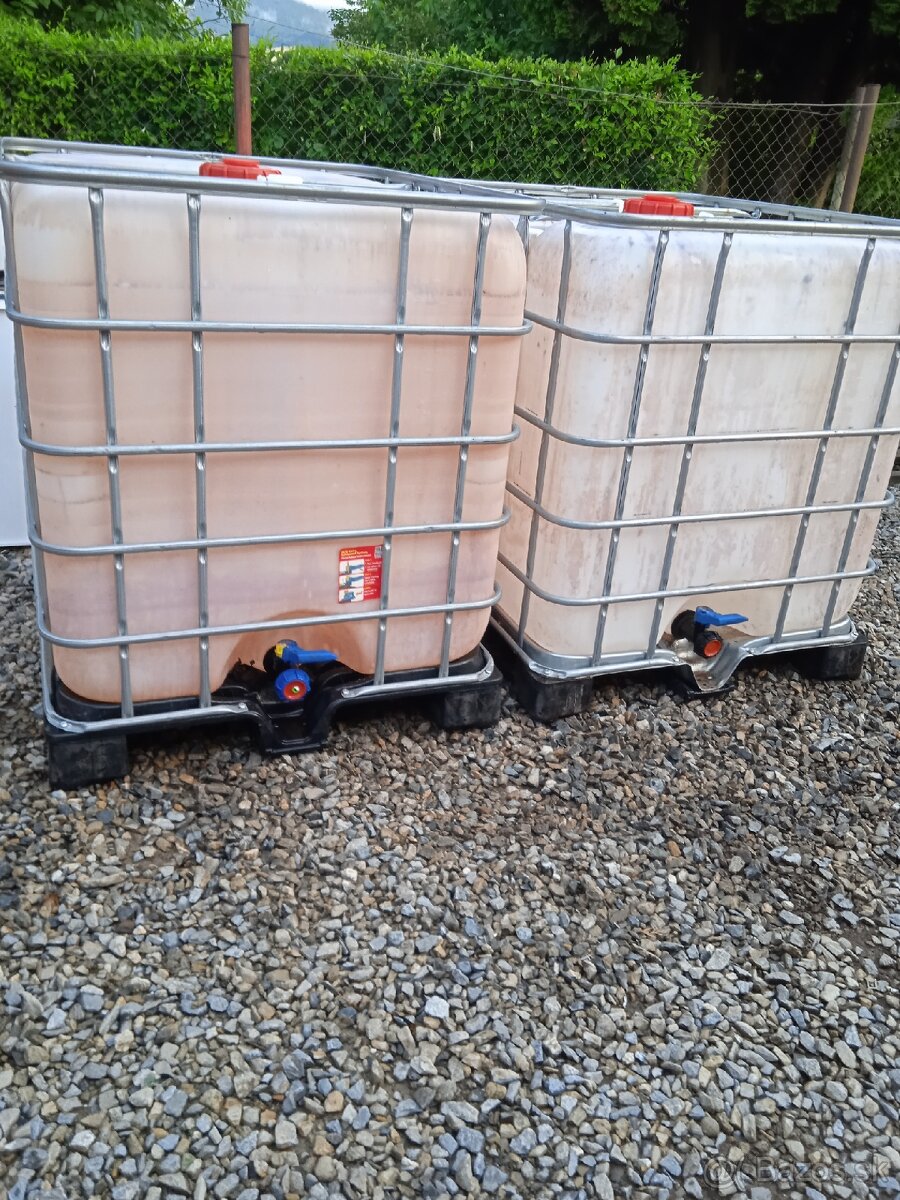 1000 L IBC nádrž s DOVOZOM