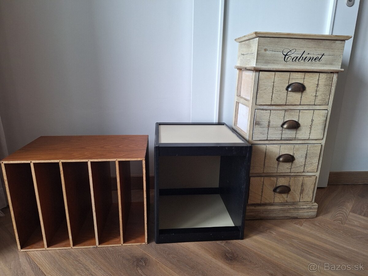 Vintage skrinka -cabinet, retro skrinka na LP platne...