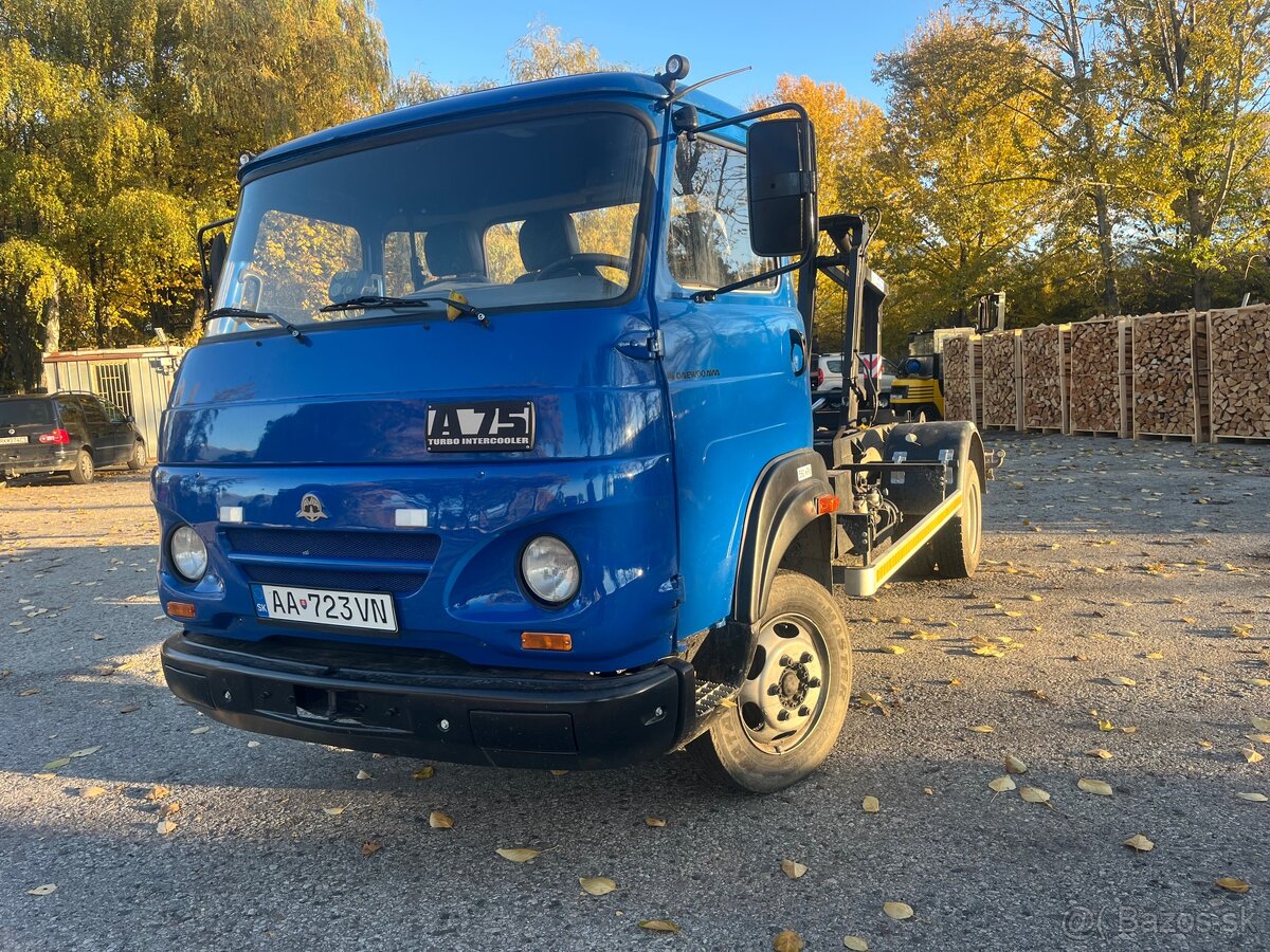 Hakový nosič kontajnerov