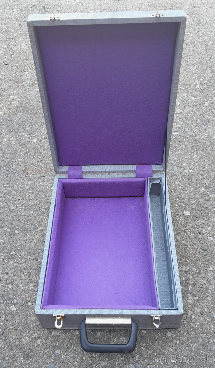 Predám taparírovaný prepravný kufrík