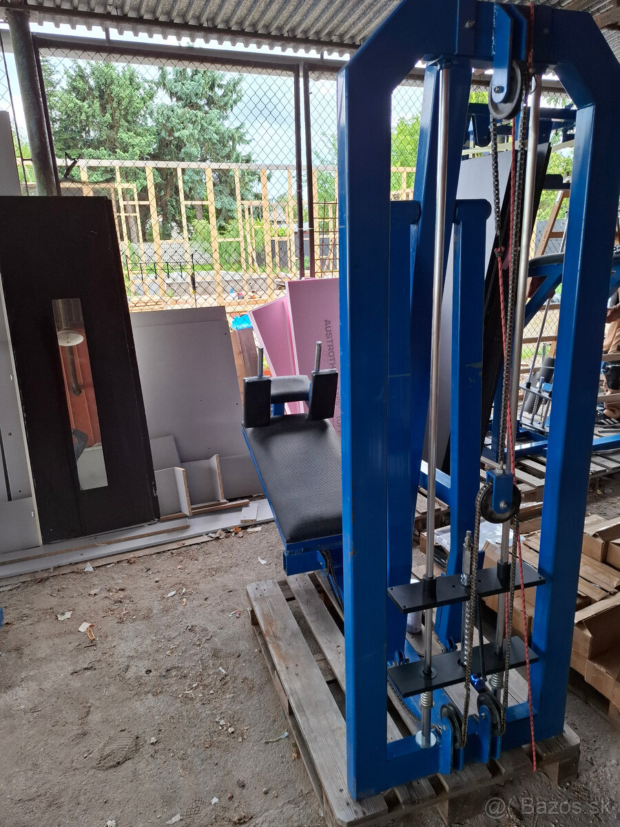 Legpress, stepper, tehličky