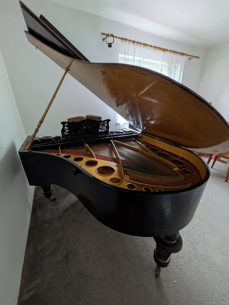 Starožitný klavír