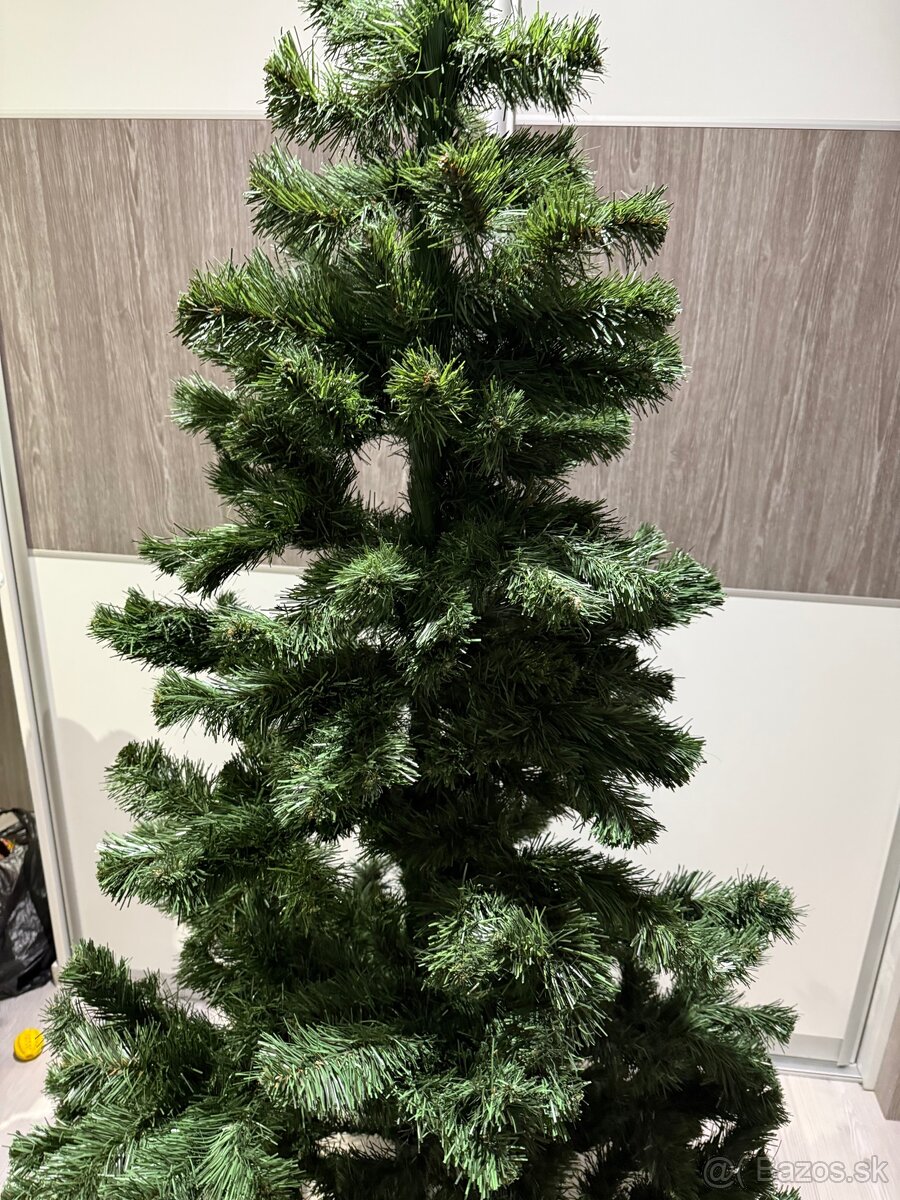 Umelý stromček 180cm +svetielka