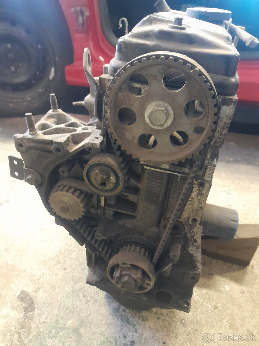 Predám motor na Peugeot 106 1.1