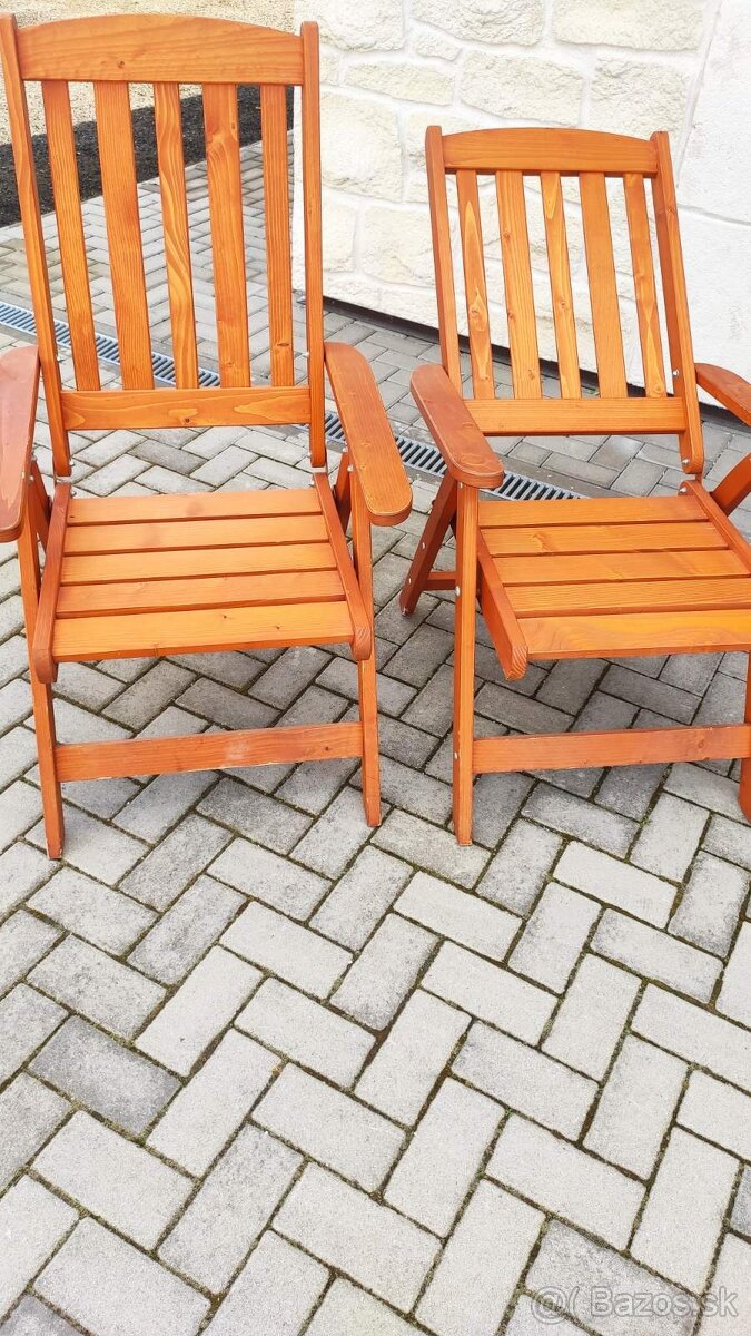 Drevené stoličky, polohovateľné