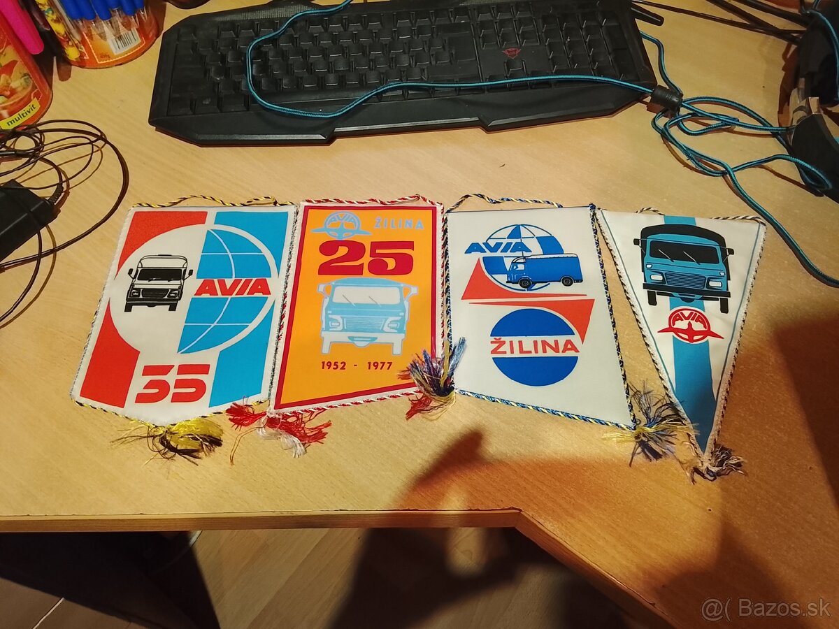 Predám originálne dobové vlajky AVIA