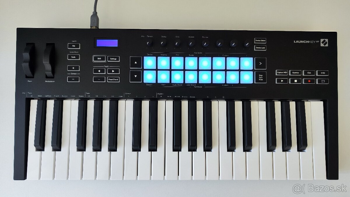 Novation Launchkey 37 MK3 MIDI keyboard