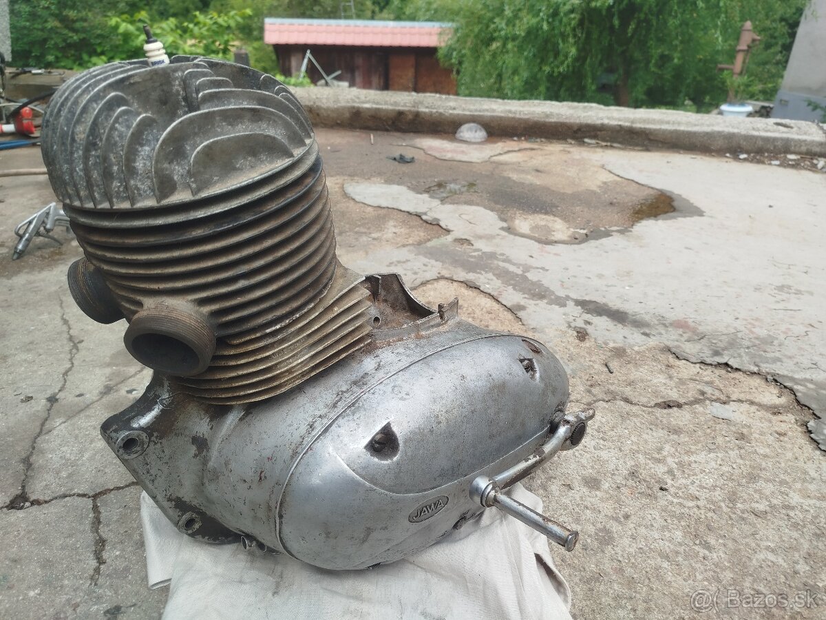 Jawa 353 motor