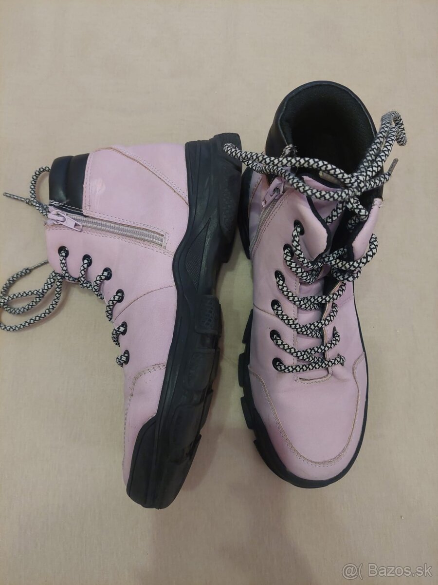 Prechodné topánky Reserved