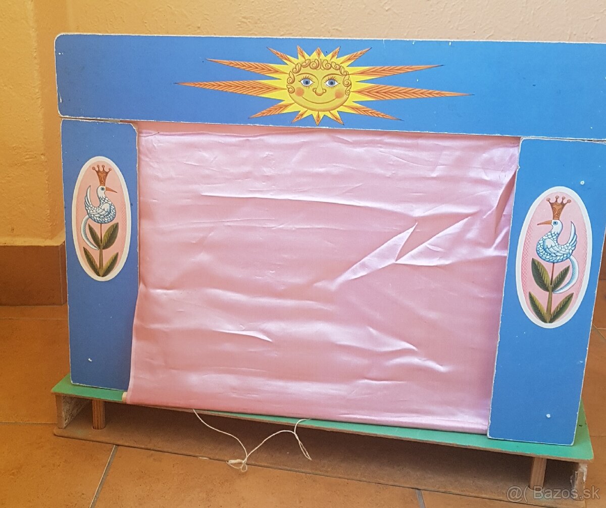 Stará bábková hra. Rezervácia.