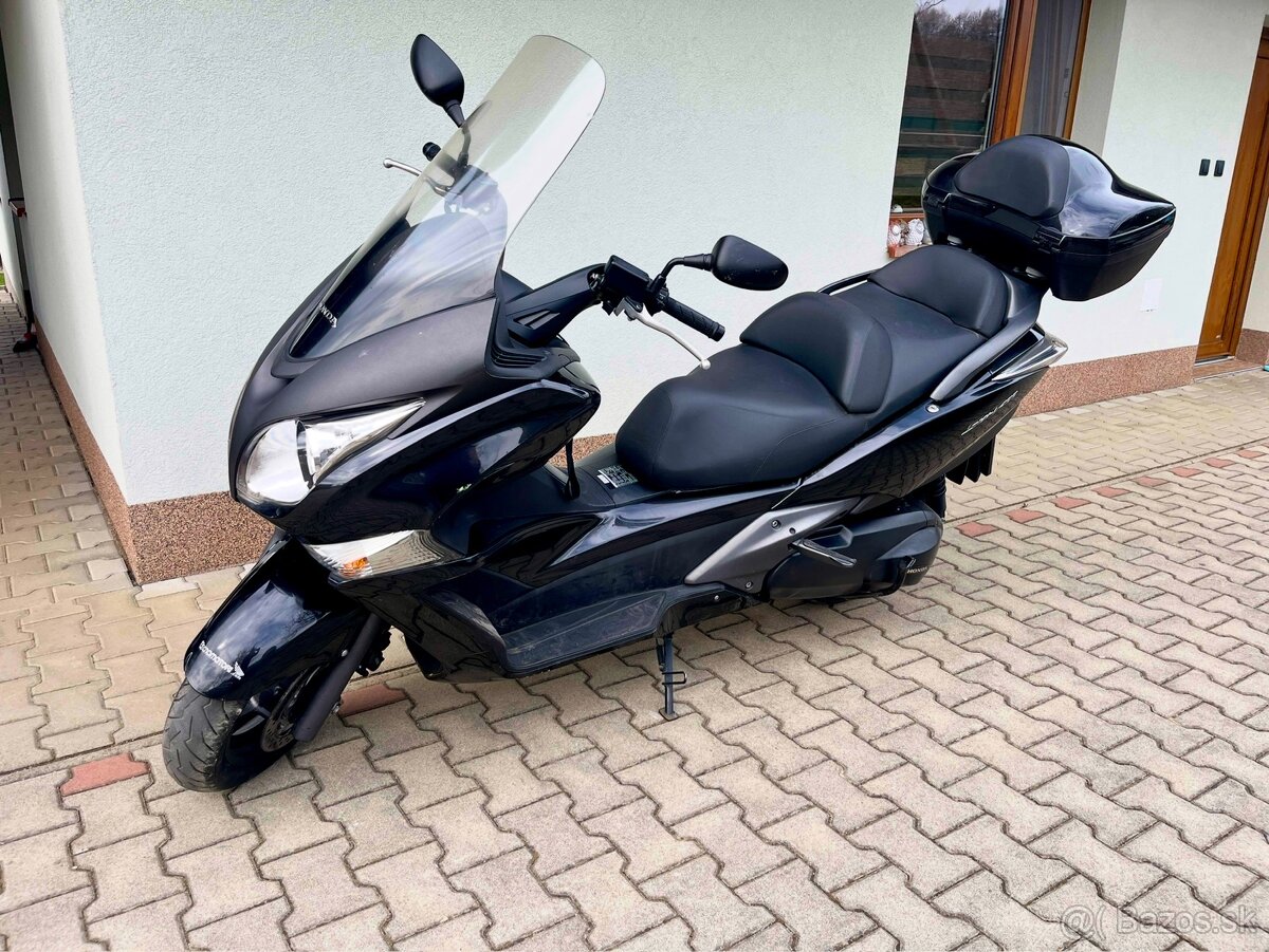 Honda 400, najazdené - 18 000 km, r.v. 2009