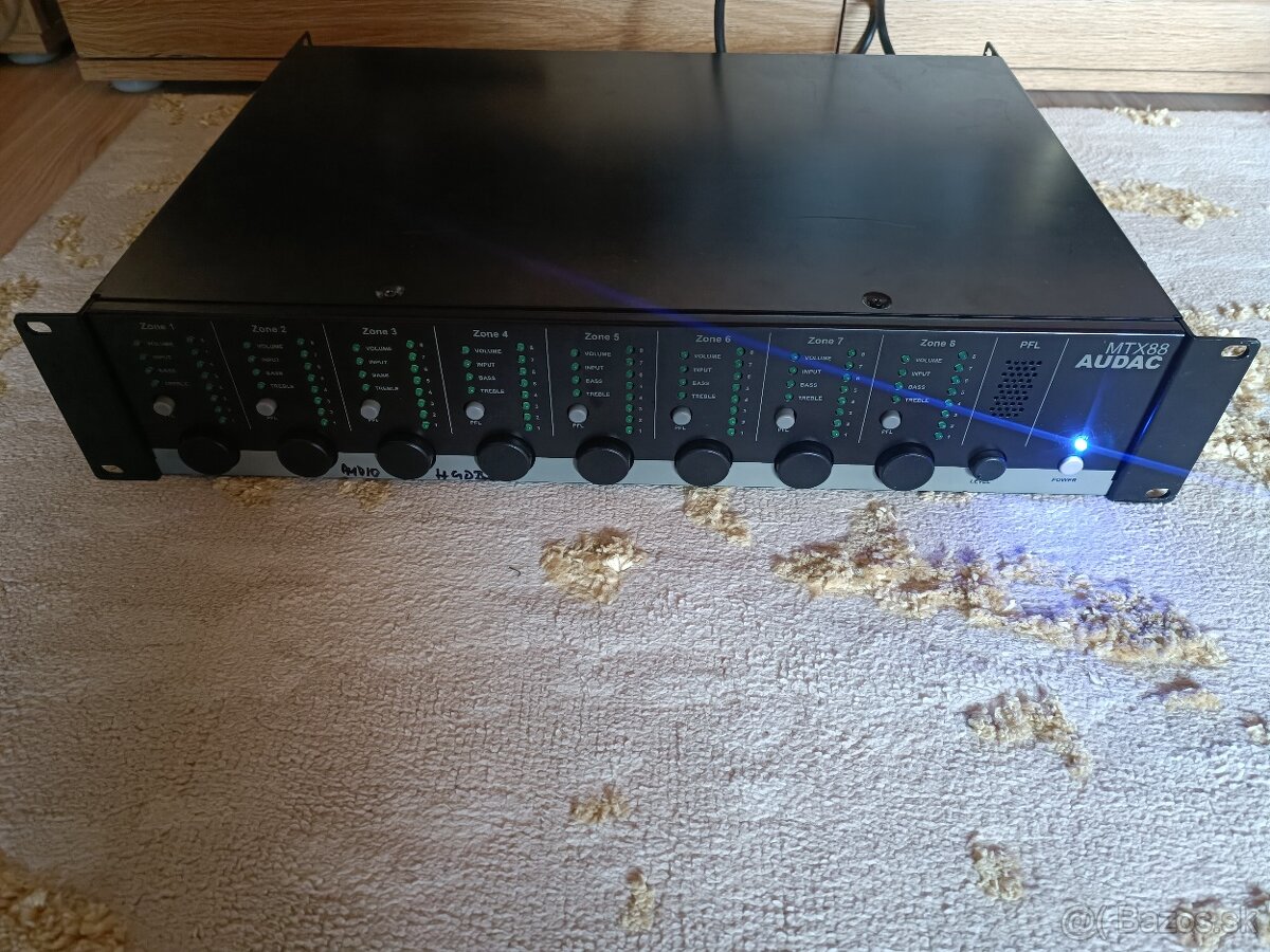 MTX88 Audio matice pro 8 zón AUDAC / PC 40.000 Kč