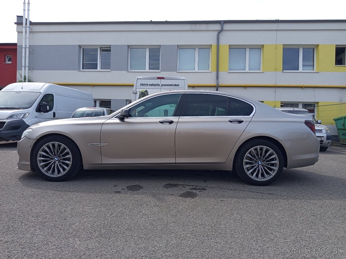 BMW 750i