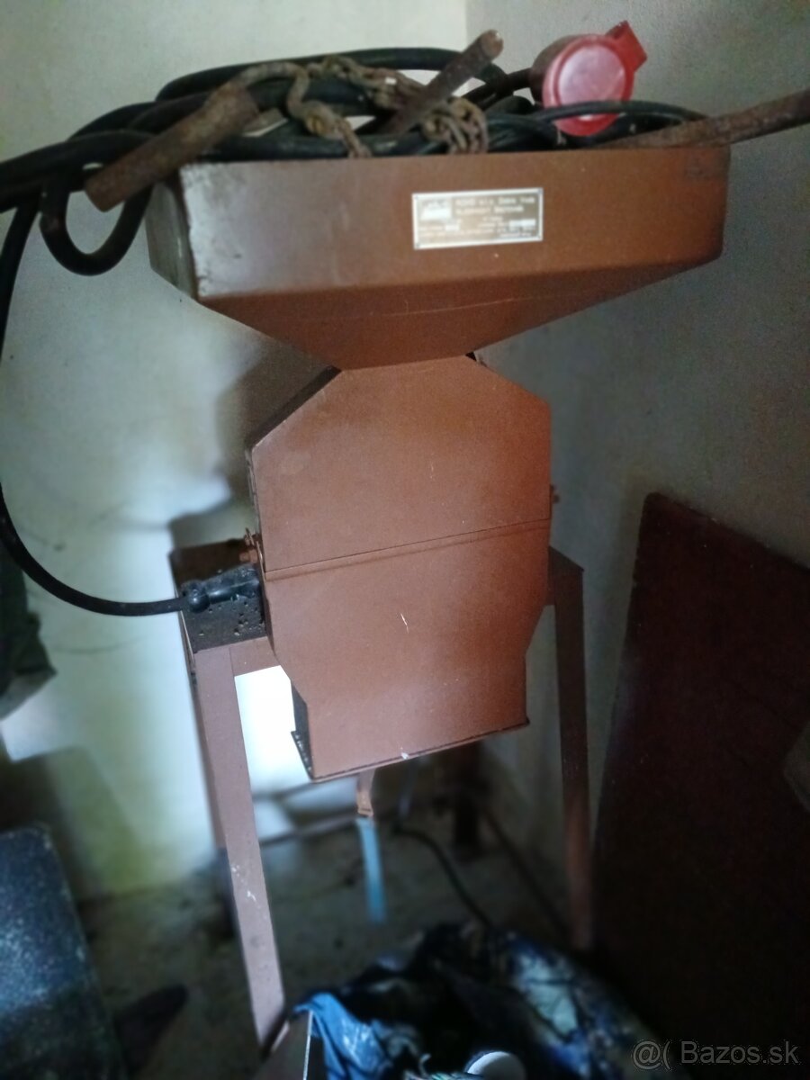 Kladivkový šrotovník, šrotár