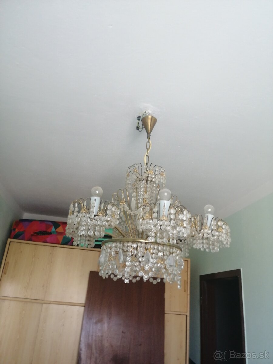 Lustre velke