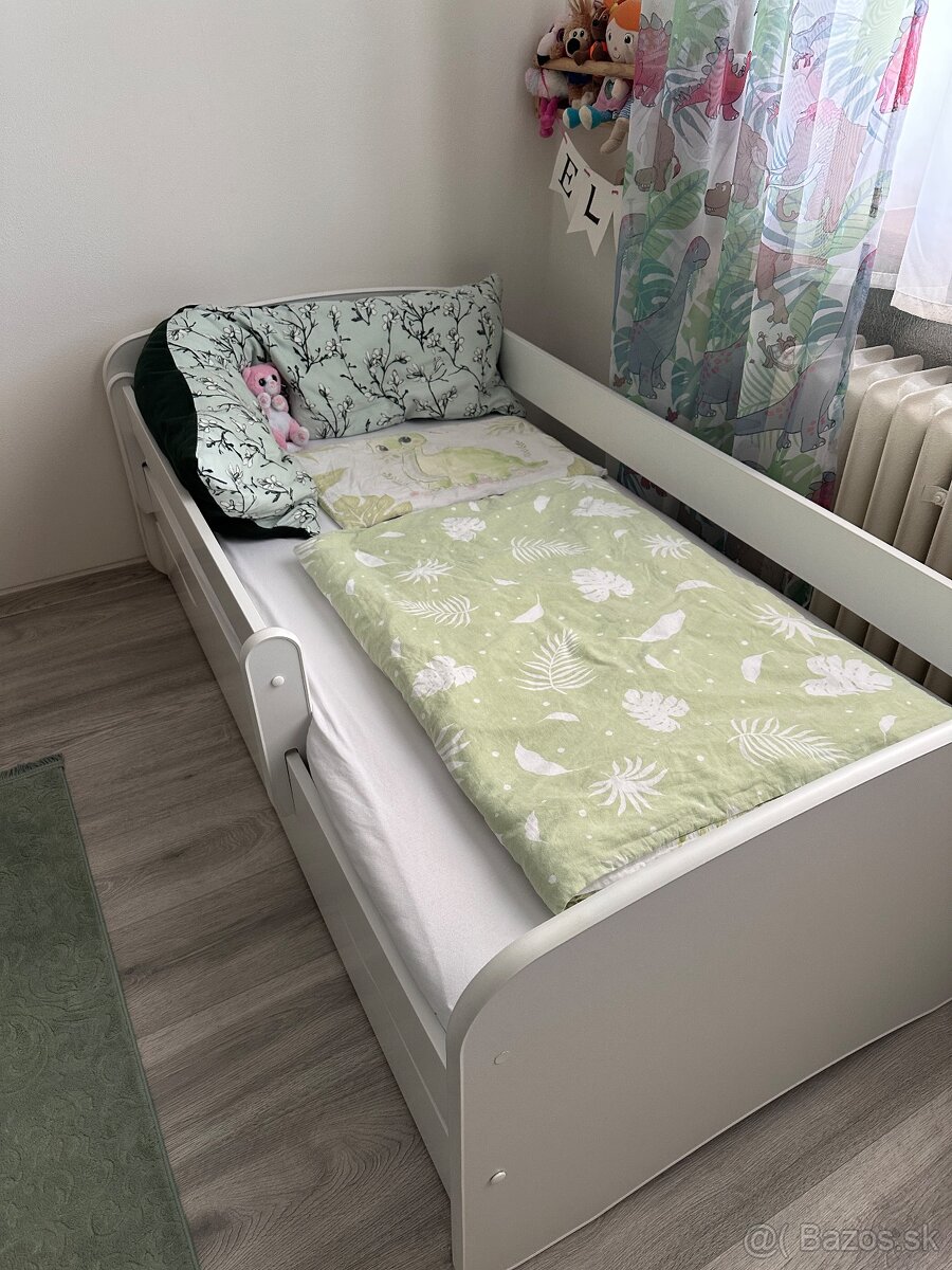 Detská posteľ s úložným priestorom a zábranou proti pádu