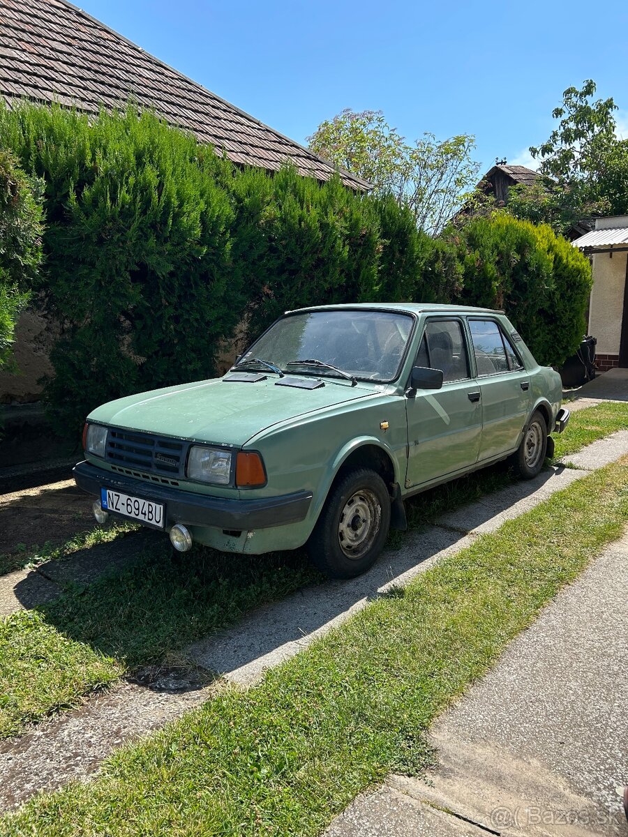 Škoda 120L