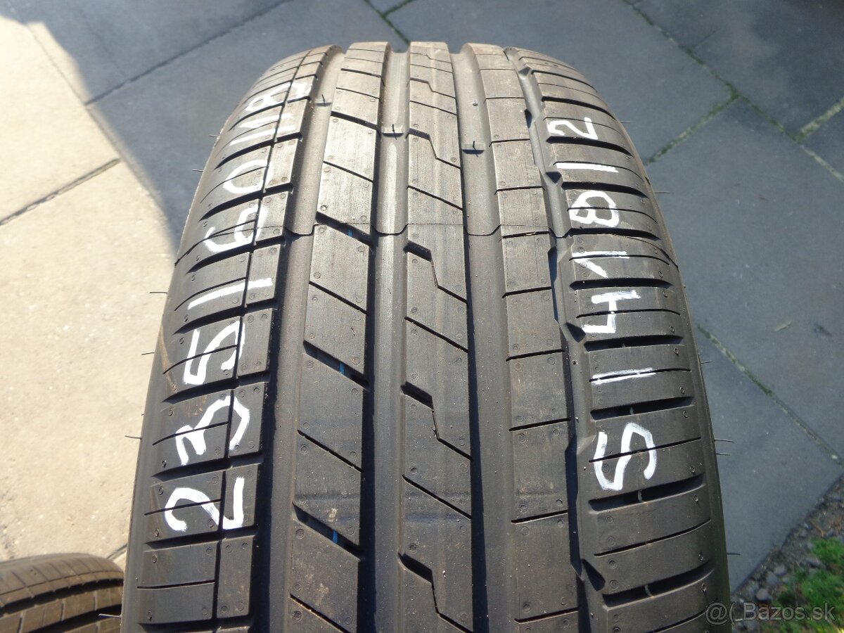 235/60R18 Hankook letne pneu