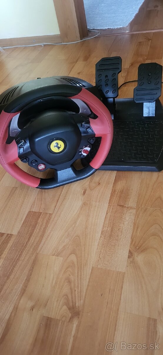 herný volant Ferrari 458 spider