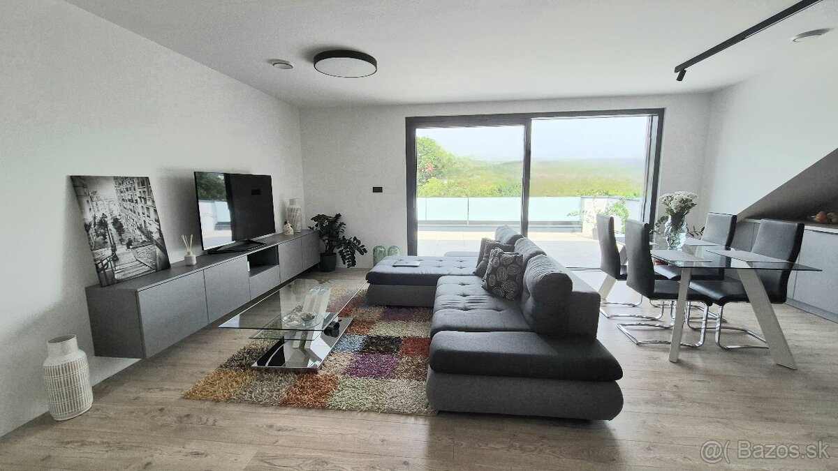 4 izbový byt s veľkou terasou