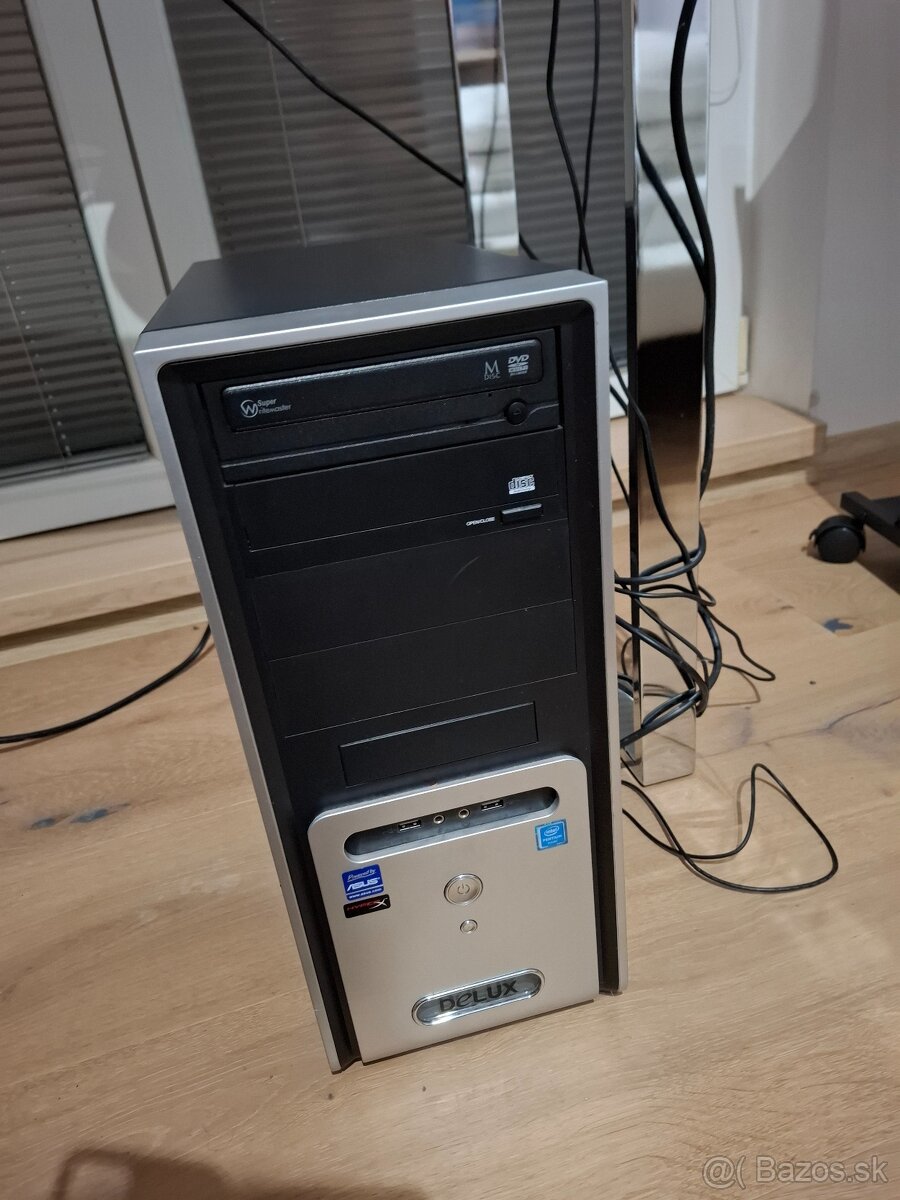 Stolový počítač